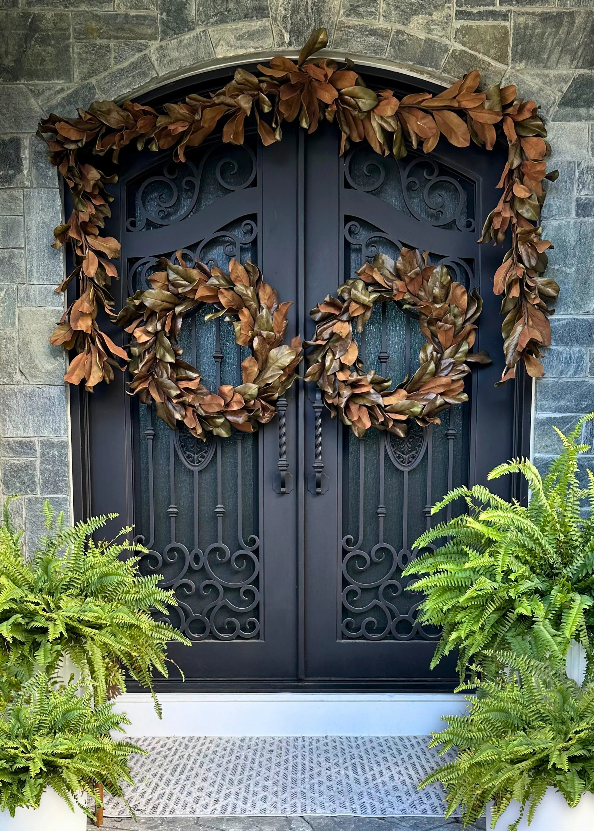 Premium Real Touch Artificial Magnolia Wreath - 26" - Image 4