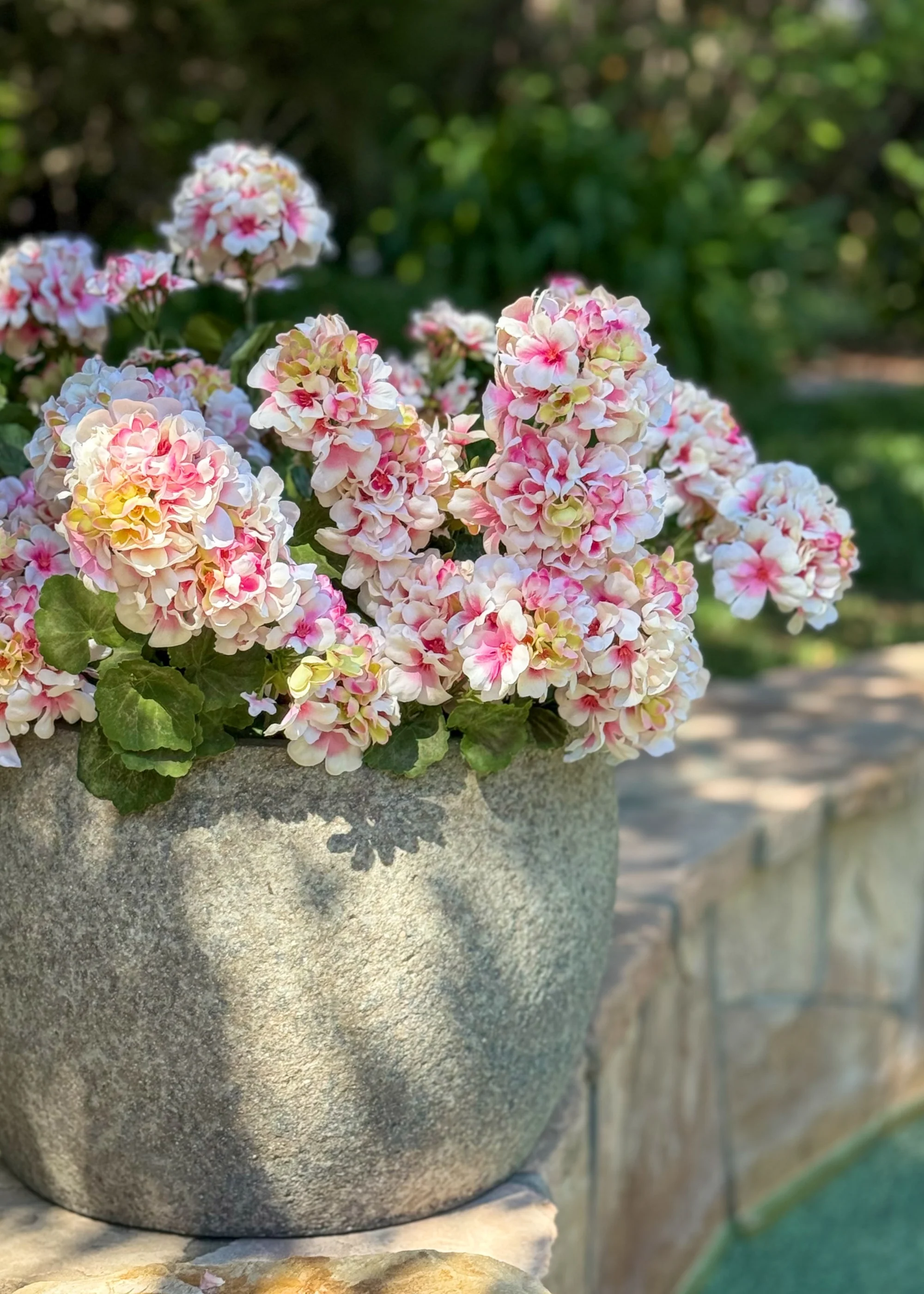Fake Indoor/Outdoor Pink Geranium Water Resistant Bush - 24" - Image 2