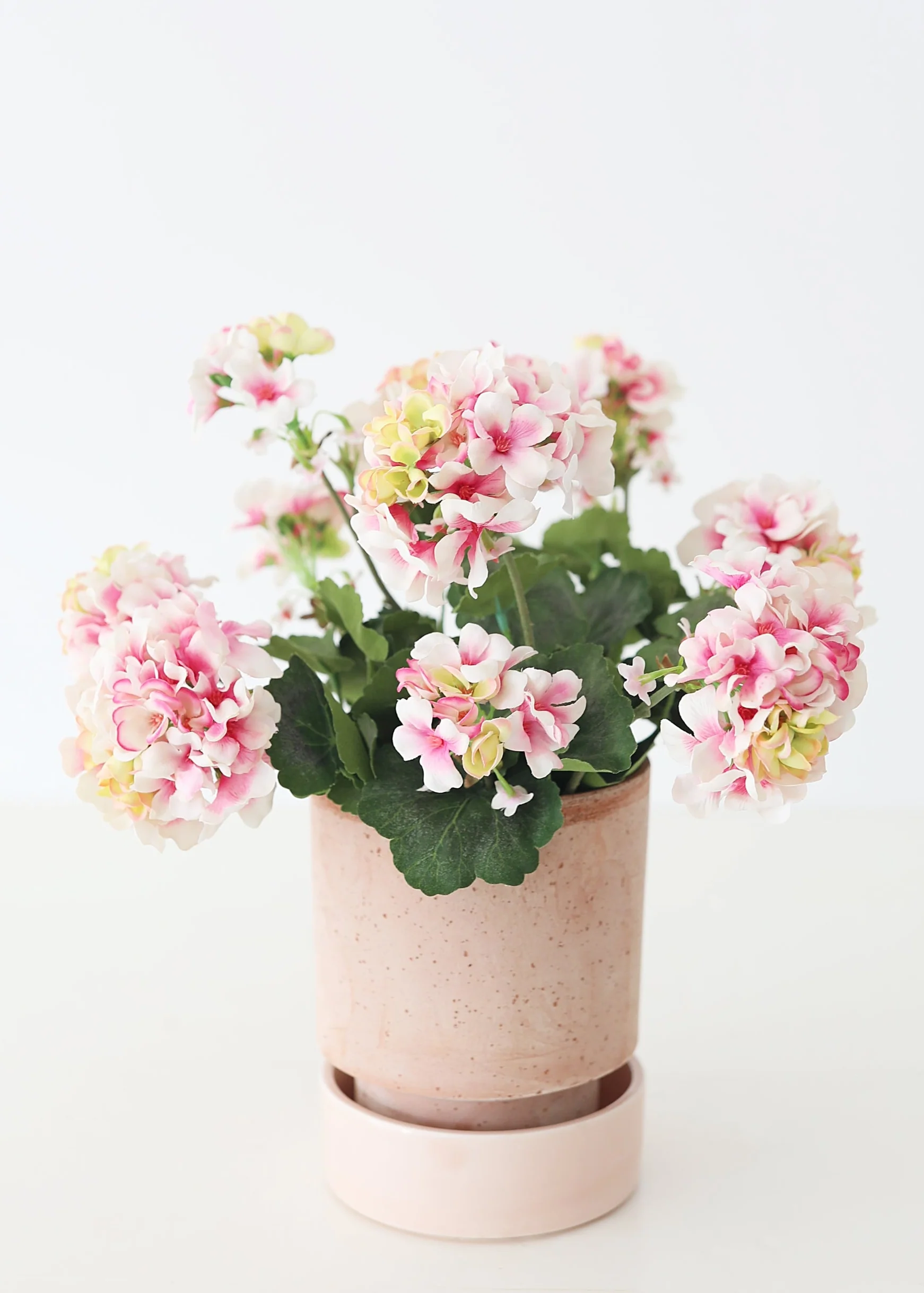 Fake Indoor/Outdoor Pink Geranium Water Resistant Bush - 24" - Image 5