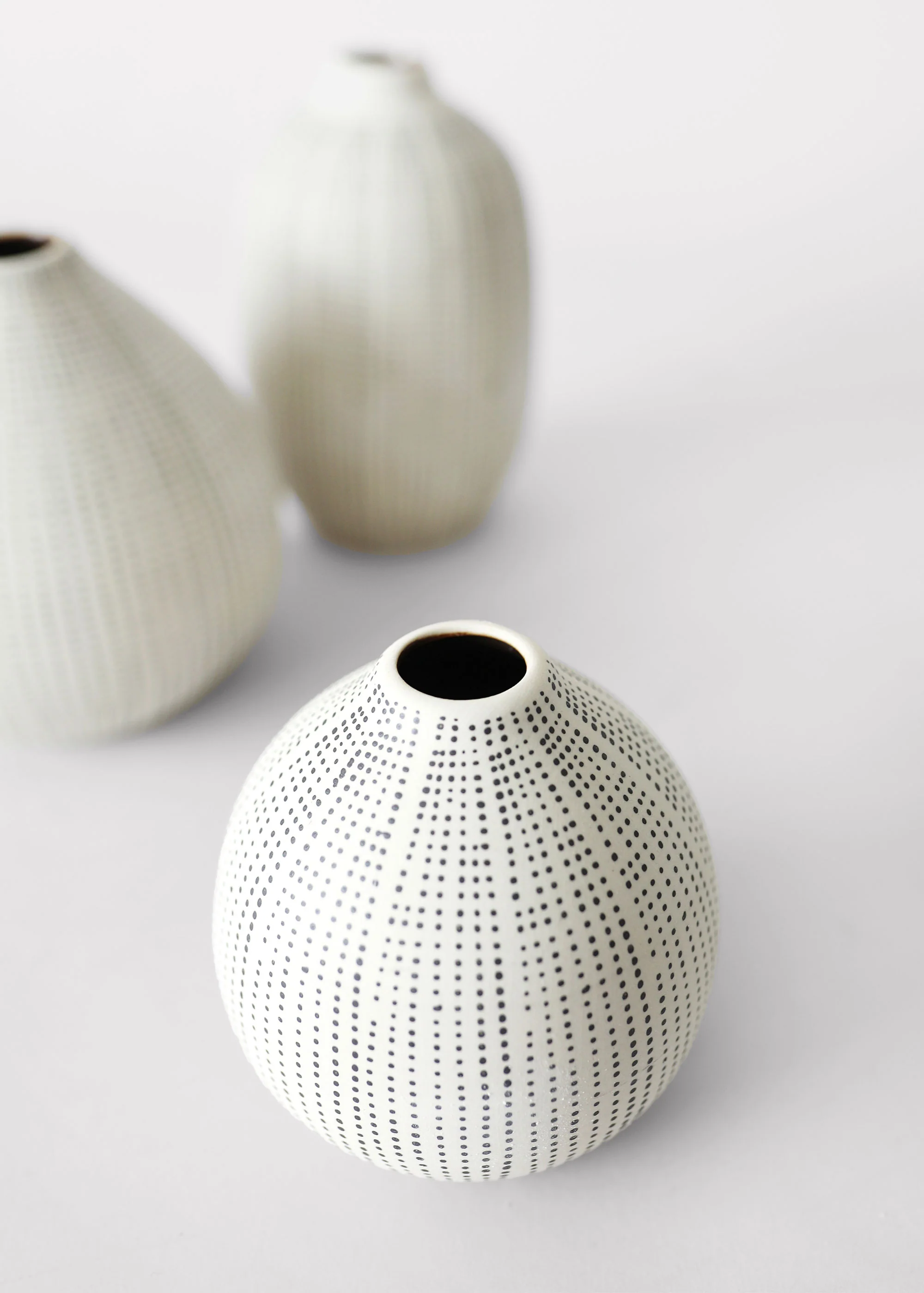Set of 3 Dotted Stoneware Bud Vases - 3.5-5.5" - Image 3