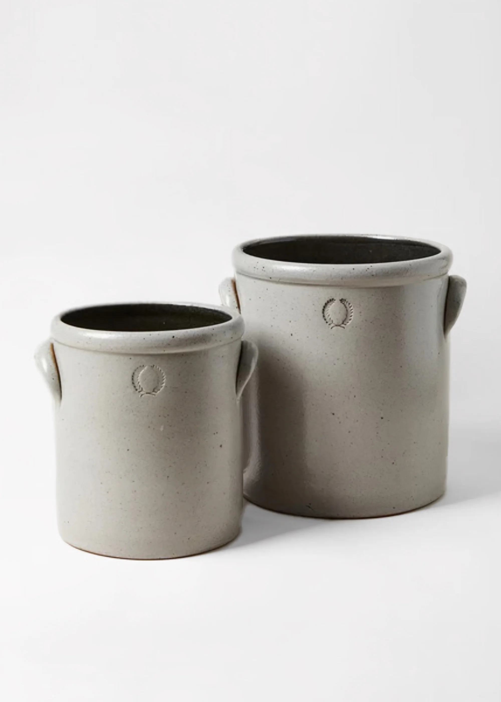 Farmhouse Pottery Stoneware Crock in Grey Glaze - 1 Gallon - 7.5" - Image 2